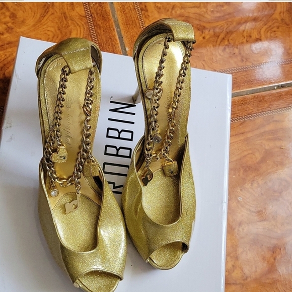 Baby Phat Ladies Gold Orchard  Platform Pumps  Shoes Size 7B - Picture 1 of 14